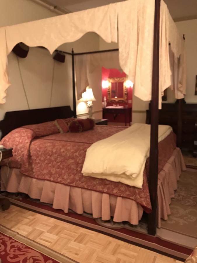1896 House Country Inn - Barnside Inn Уилямстаун Екстериор снимка