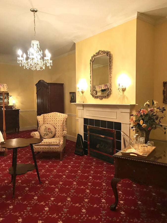 1896 House Country Inn - Barnside Inn Уилямстаун Екстериор снимка