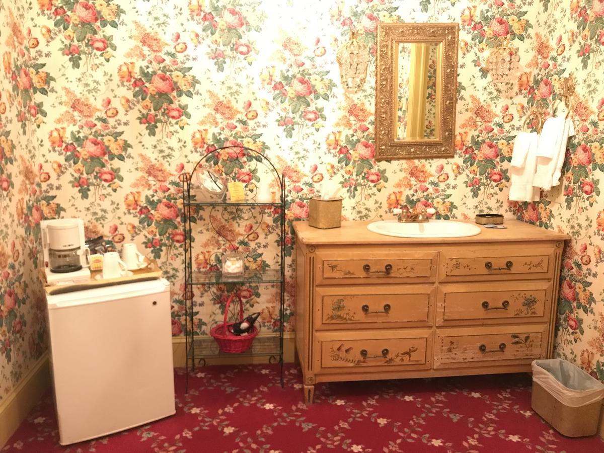 1896 House Country Inn - Barnside Inn Уилямстаун Екстериор снимка