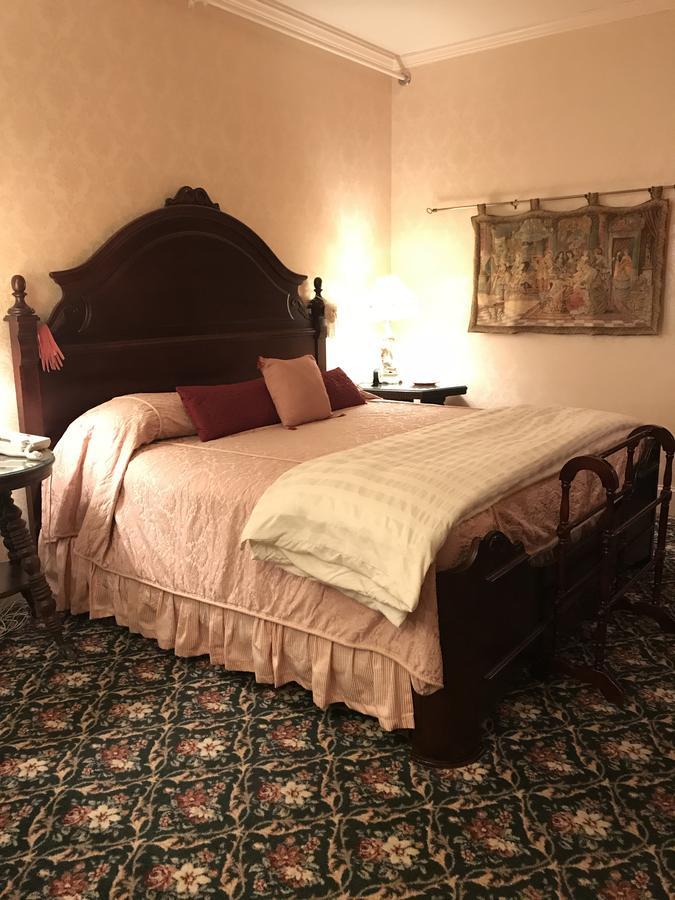 1896 House Country Inn - Barnside Inn Уилямстаун Екстериор снимка