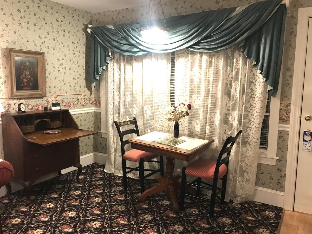 1896 House Country Inn - Barnside Inn Уилямстаун Екстериор снимка