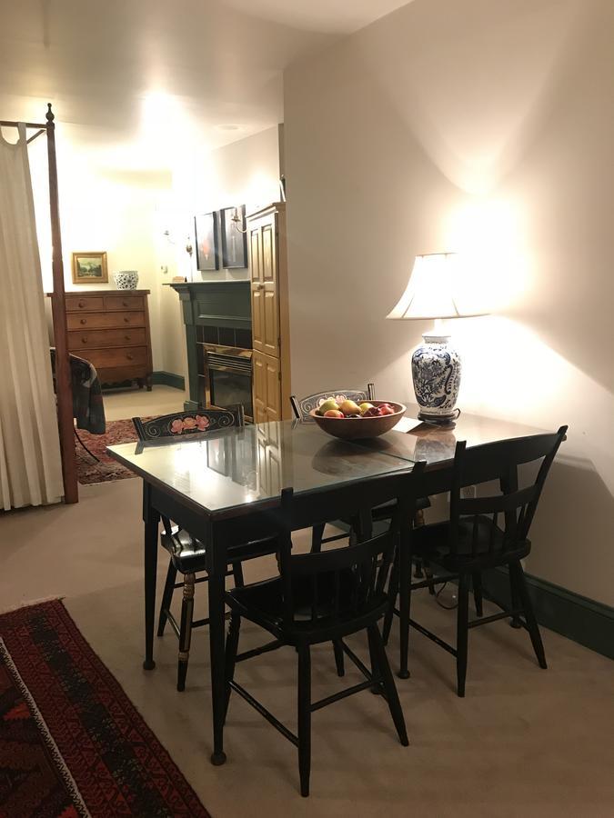 1896 House Country Inn - Barnside Inn Уилямстаун Екстериор снимка