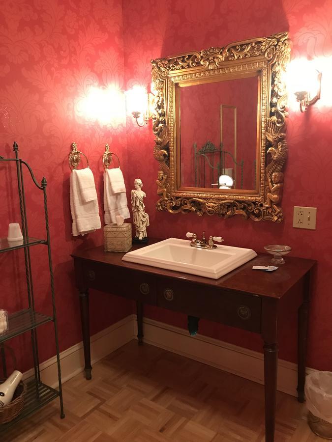 1896 House Country Inn - Barnside Inn Уилямстаун Екстериор снимка