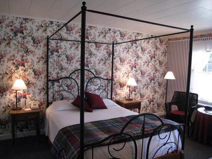 1896 House Country Inn - Barnside Inn Уилямстаун Екстериор снимка